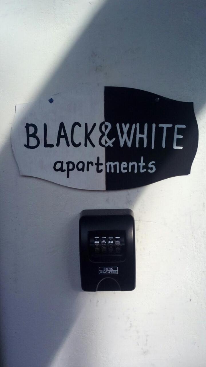 Black & White Apartments - White Eger Exterior photo